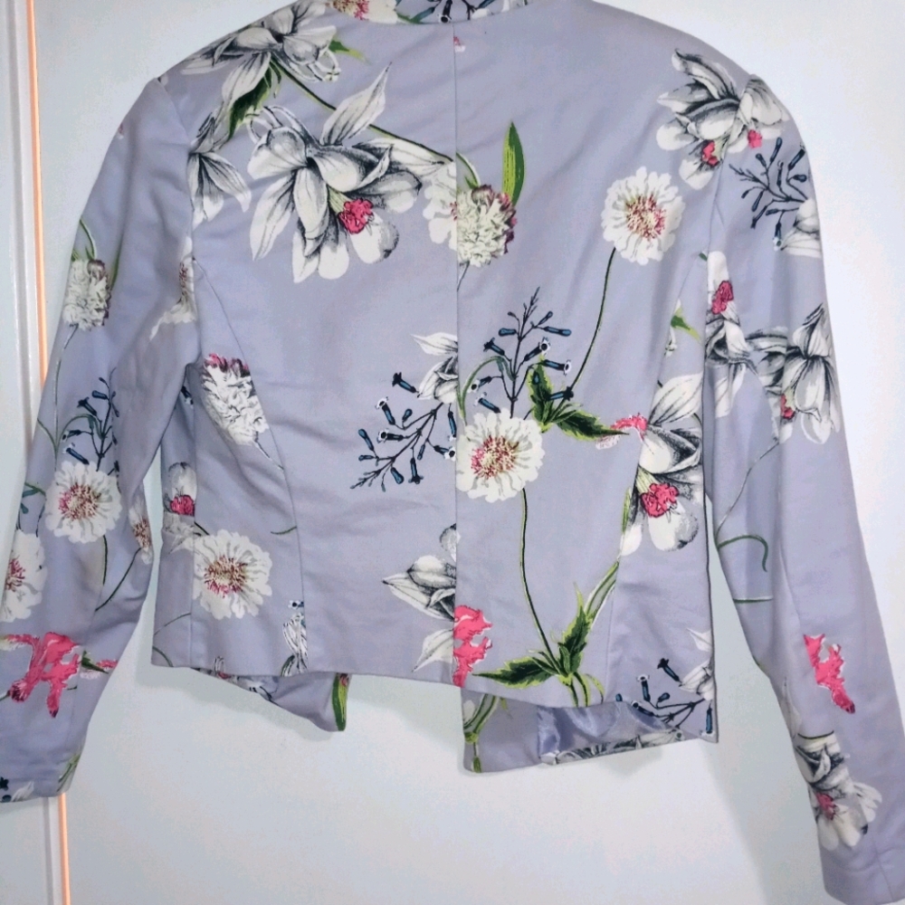 Blazer - Picture 3 of 3
